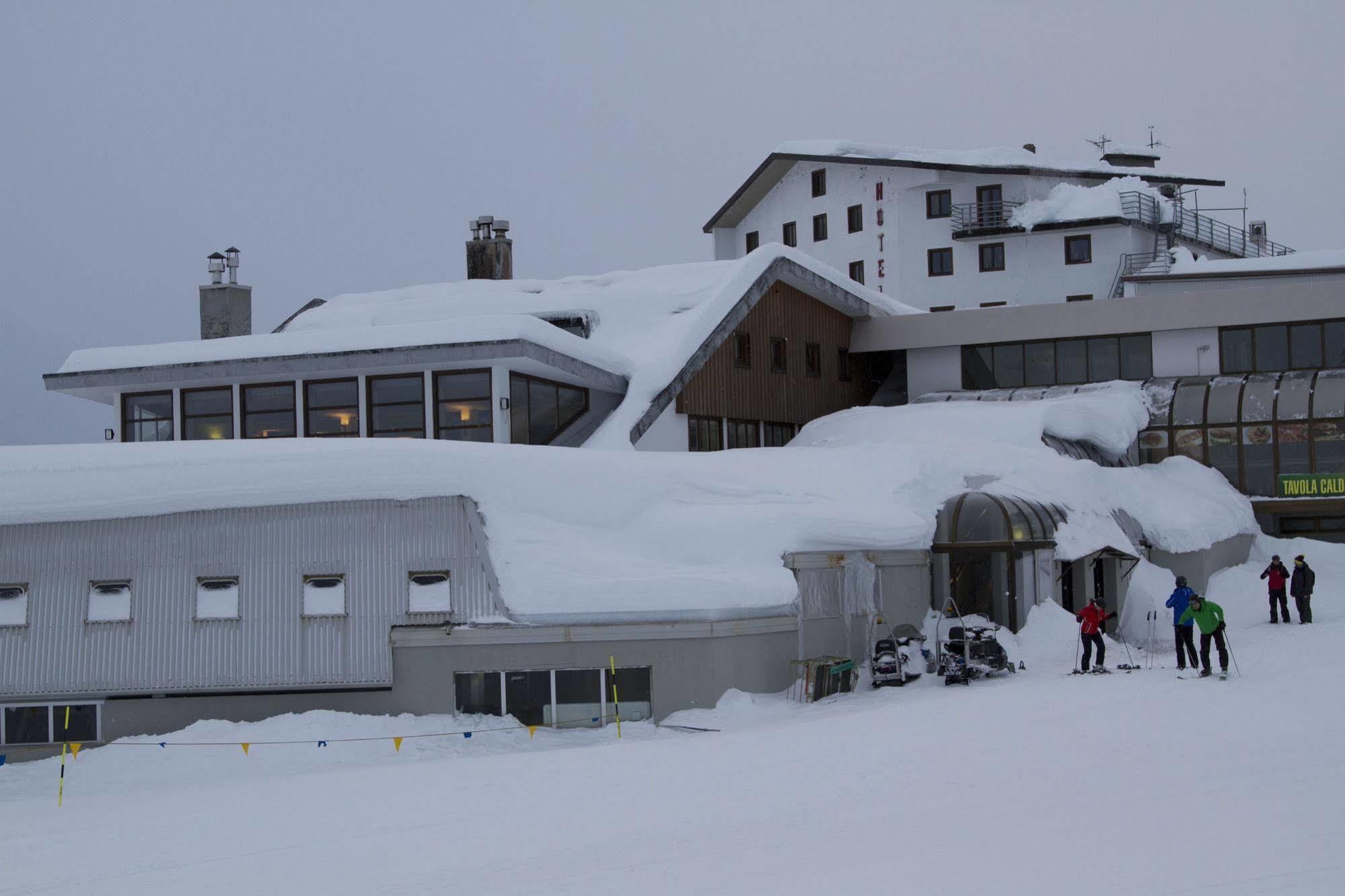 Hotel Lo Stambecco Breuil-Cervinia Exterior photo