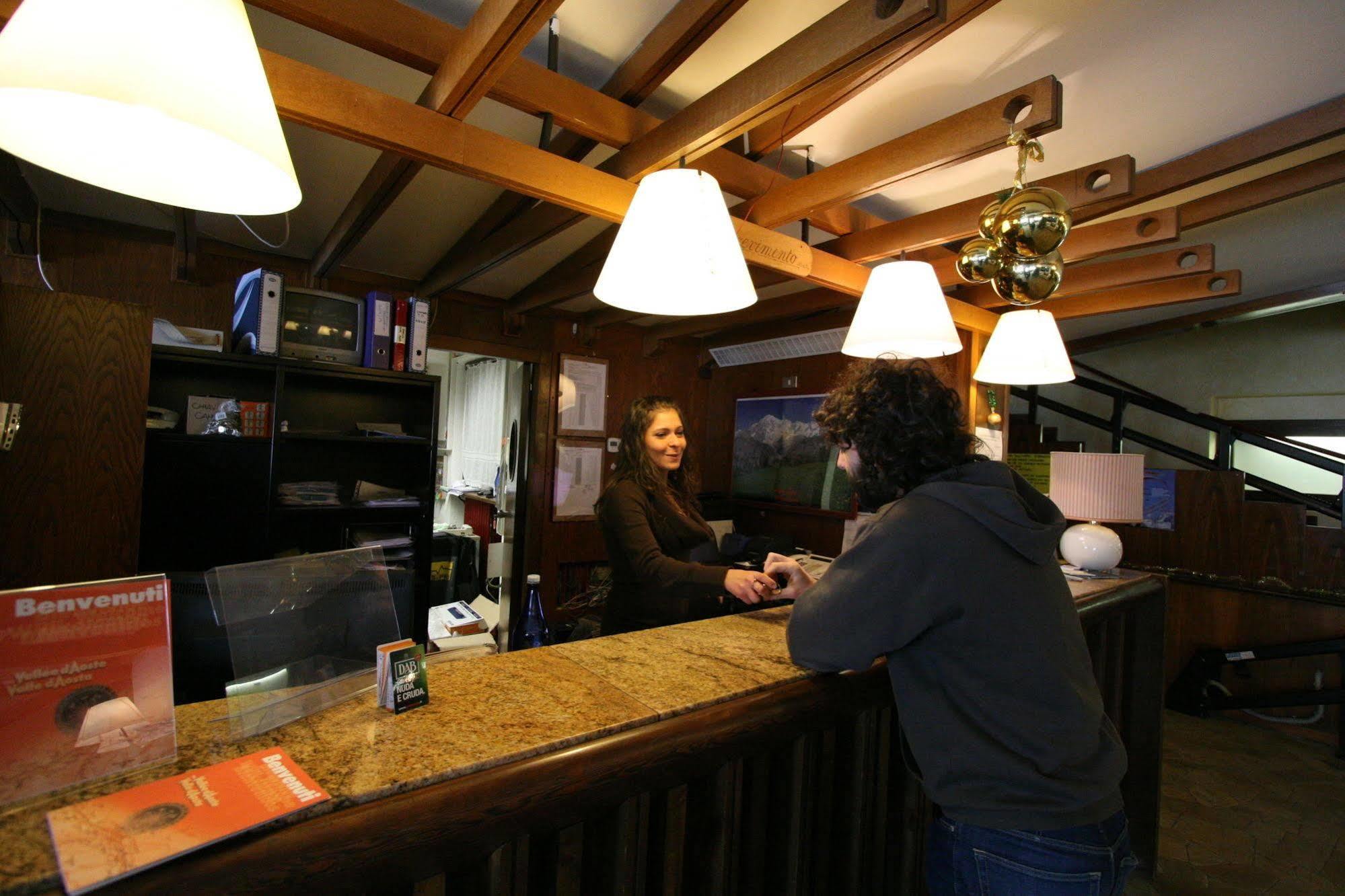 Hotel Lo Stambecco Breuil-Cervinia Exterior photo